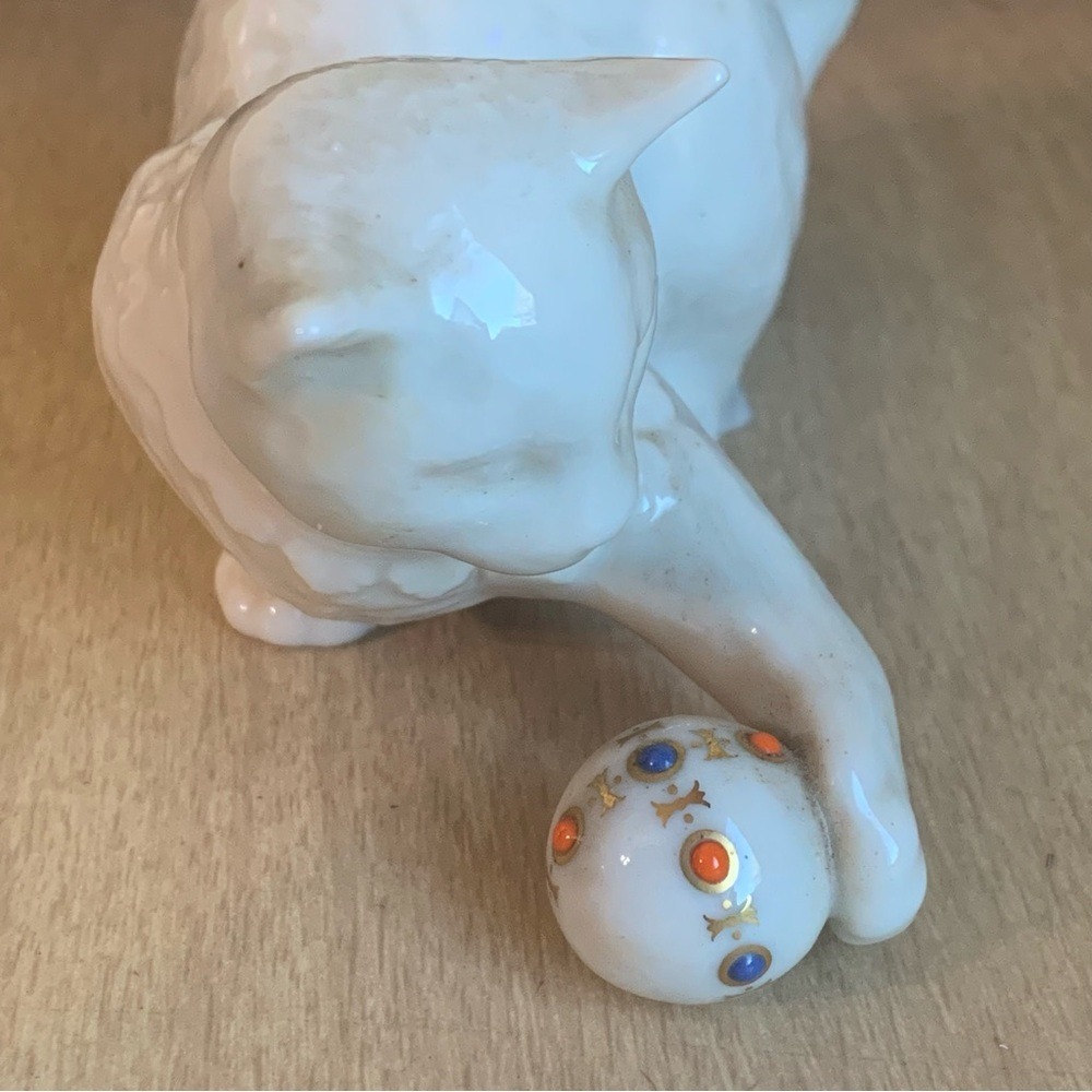 LENOX Cat Figurine Porcelain Playful Kitten Ball HandPainted Vintage Collectible - Picture 3 of 8
